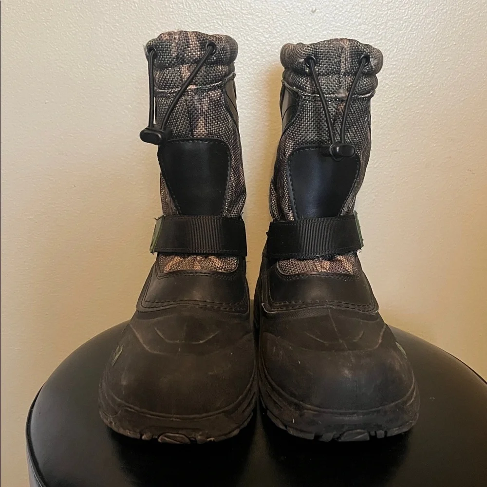 The North Face Black and Green Camouflage Boots, size 5